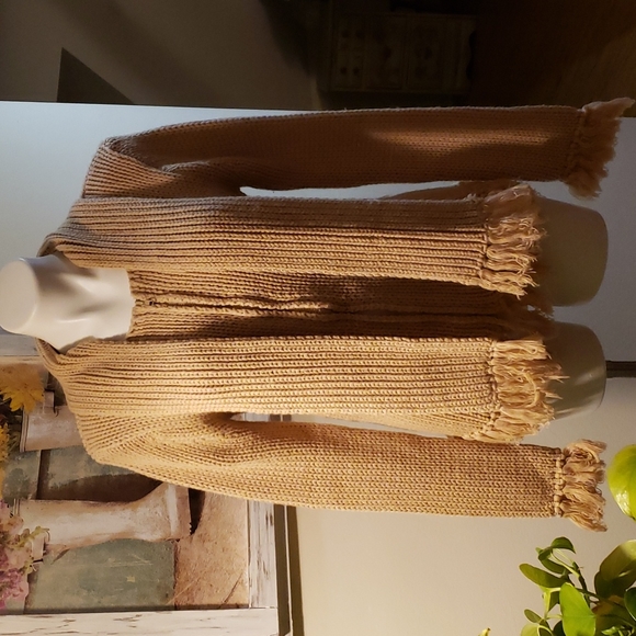 Zoey Beth Sweater - Picture 3 of 6